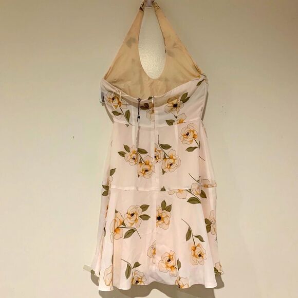 BB Dakota That’s so Blossom Halter Dress NWT - Picture 1 of 4